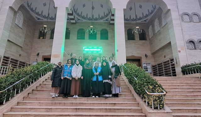 Batman’da kız öğrenciler sabah namazında buluştu