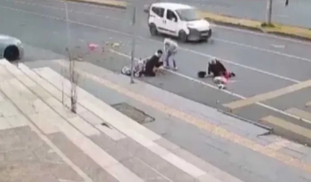 Diyarbakır’da motosiklet yayaya çarptı: 2 yaralı, kaza kamerada