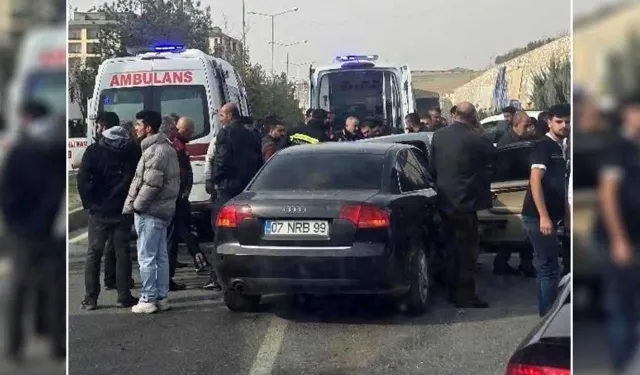 İki Otomobil Çarpıştı: 4 Kişi Yaralandı