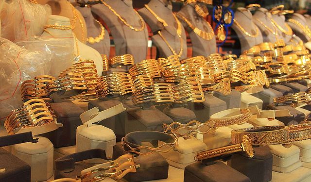 Altın Fiyatları Zirveyi Gördü: Rekor Üstüne Rekor