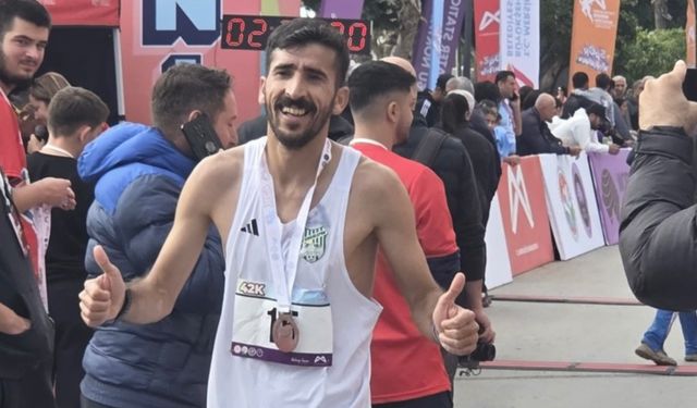 Bingöllü Milli Atlet Yavuz Ağralı Maratonda Birinci Oldu