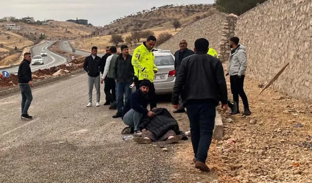 Otomobil istinat duvarına çarptı: Anne öldü, oğlu ağır yaralı