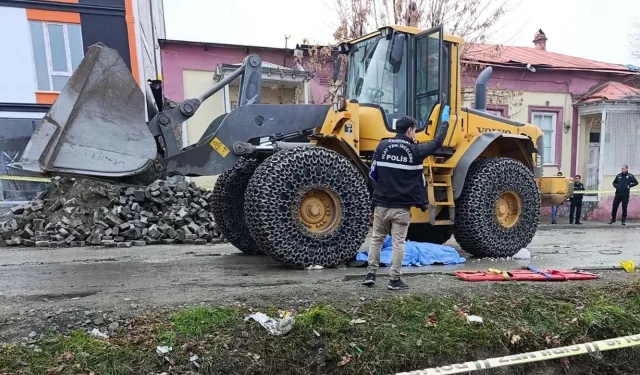 Kepçenin Altında Kalan İmam Hayatını Kaybetti