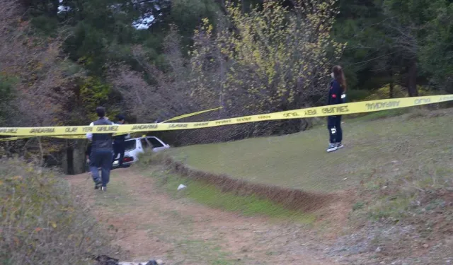 Kısa Süre Önce Boşanan Çift Otomobilde Ölü Bulundu