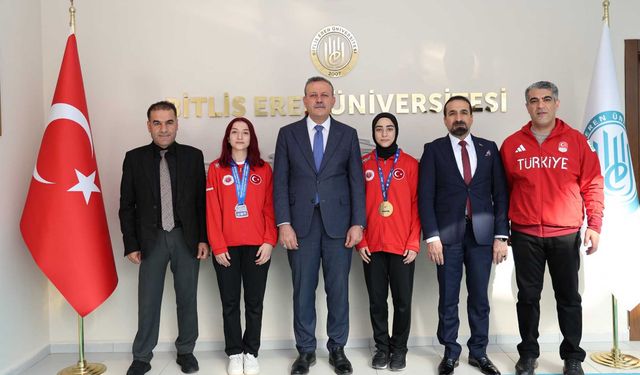 Rektör Elmastaş, Dünya ve Avrupa Şampiyonu Sporcuları Ağırladı