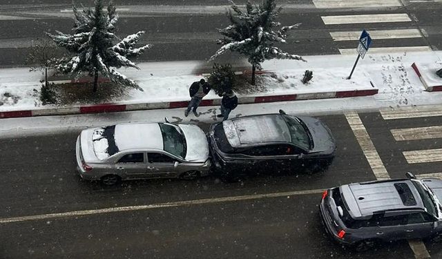 Siirt’te kar yağışıyla birlikte kaza haberleri gelmeye başladı