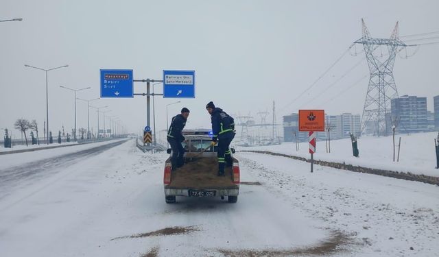Batman’da Kar ve Buzlanmaya Karşı Ekipler Sahada