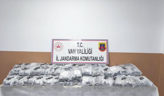 Van’da Gümrük Kaçağı Malzeme Ele Geçirildi