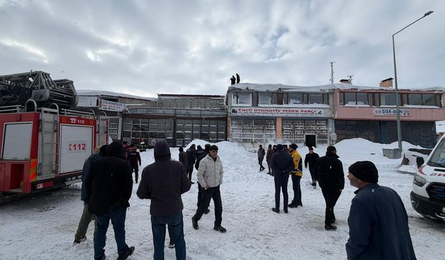 Bitlis’te Karın Ağırlığına Dayanamayan Çatı Çöktü: 1 Yaralı