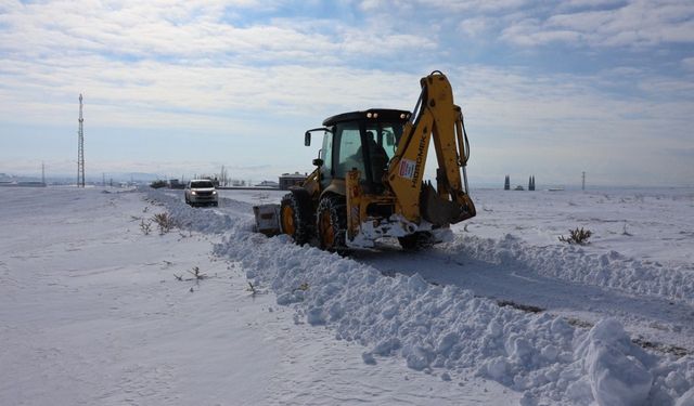 Van’da Kardan Kapanan 625 Yoldan 469’u Ulaşıma Açıldı