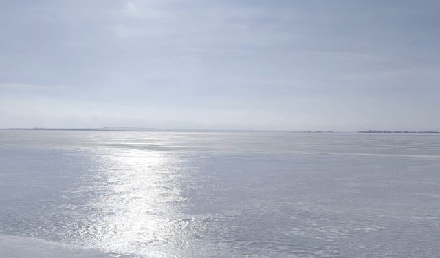 Arin Gölü’nde Kış Manzarası: Kuş Cenneti Kısmen Dondu