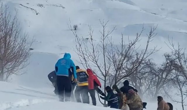 Hamile Hasta Helikopterle Van’a Sevk Edildi