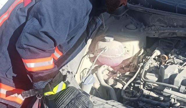 Van’da Seyir Halindeki Otomobil Alev Aldı