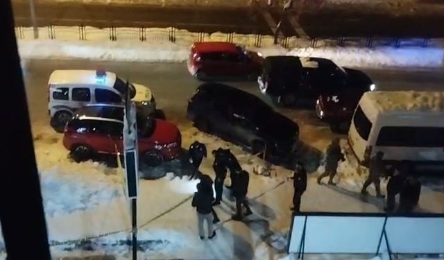 Kar Maskeli Saldırı: Kurşunlar Araca İsabet Etti