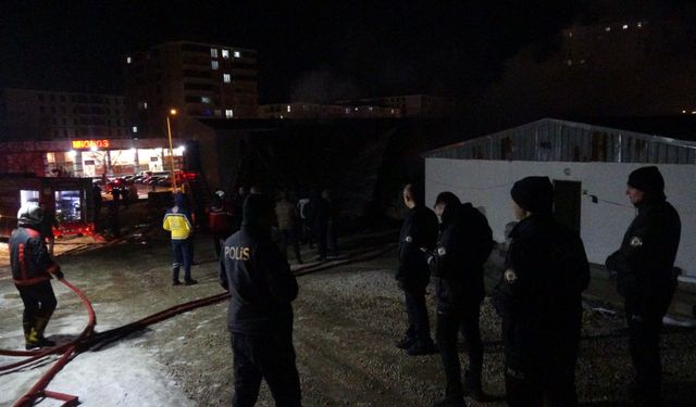 İşçilerin Kaldığı Şantiyede Yangın Çıktı