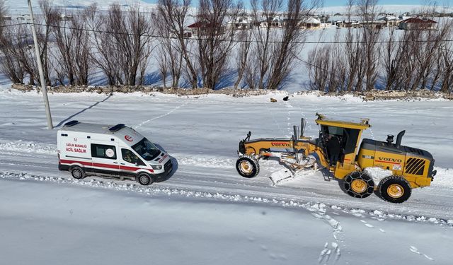 Bitlis'te üzerine kaynar su dökülen çocuk için ekipler seferber oldu