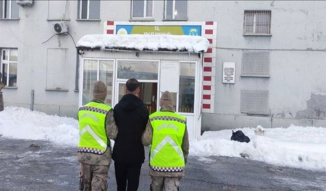 Muş’ta hırsızlık suçundan aranan şahıs yakalandı