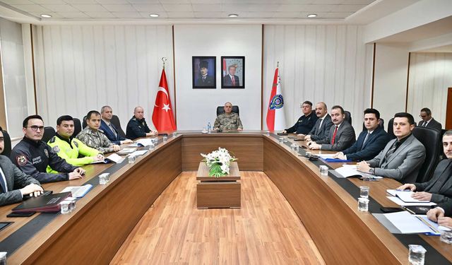 Bitlis Emniyetinde Haftalık Değerlendirme Toplantısı Yapıldı