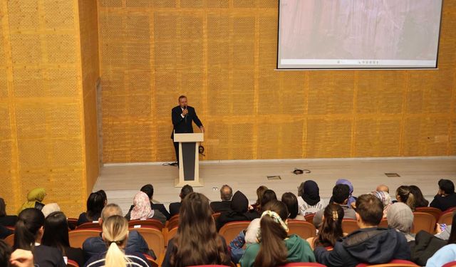 Bitlis Eren Üniversitesi'nde Dönem Sonu Değerlendirme Toplantısı Yapıldı
