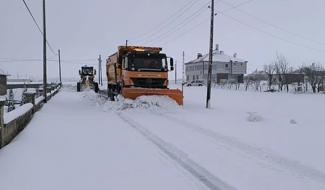 Bitlis’te Karla Mücadelede 172 Köy Yolundan 87’si Kalmış Durumda