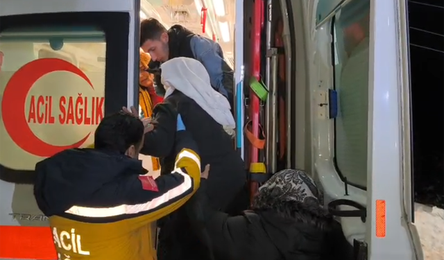 Kapalı köy yolu açıldı, hasta zamanında hastaneye ulaştırıldı