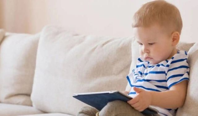 Uzman uyardı: Erken yaşta ekran maruziyeti dil gelişimini olumsuz etkiliyor