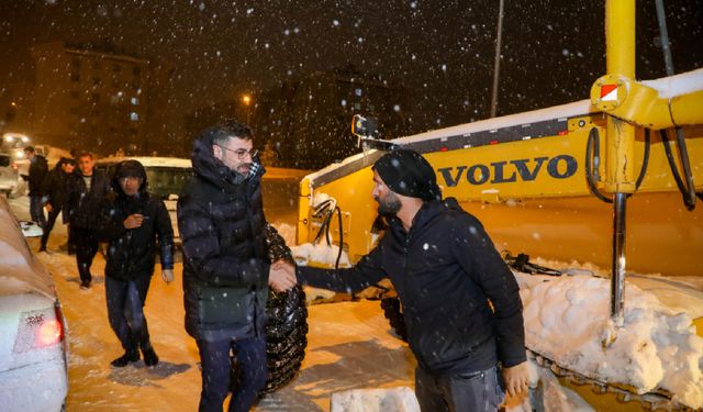 Başkan Tanğlay: Karla mücadelede tüm imkânlarımızla sahadayız