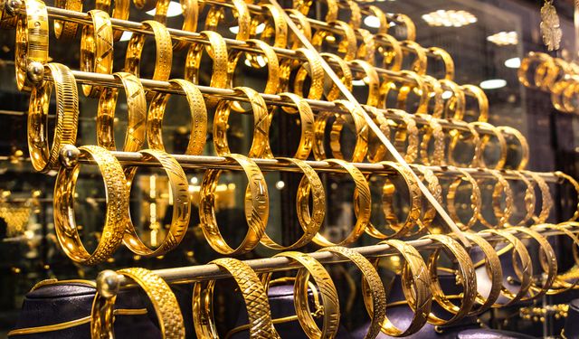 Altındaki sert yükselişin nedenleri ne? yatırımcıların tutumu nasıl olmalı?