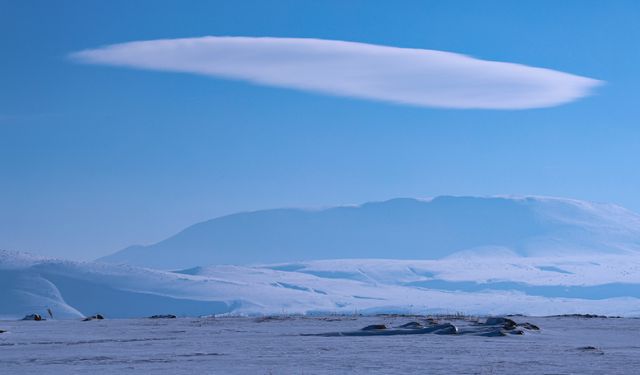 Nemrut Kalderası Üzerinde Görülen Mercek Bulutu Görsel Şölen Sundu