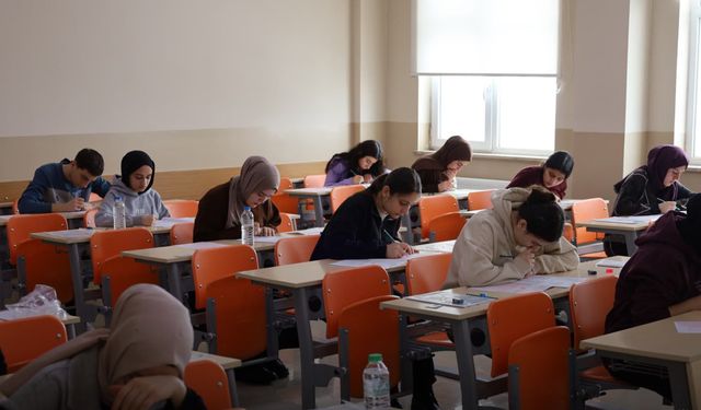 Güroymak’ta YKS adayları için deneme sınavı gerçekleştirildi