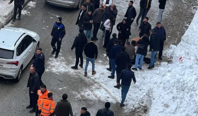 Bitlis’te çatıdan düşen kar kütlesinin altında kalan genç kız hayatını kaybetti