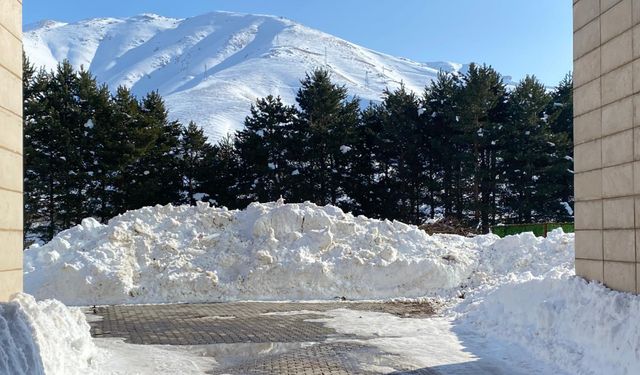 Bitlis’te 26 yerleşim yerine ulaşım sağlanamıyor