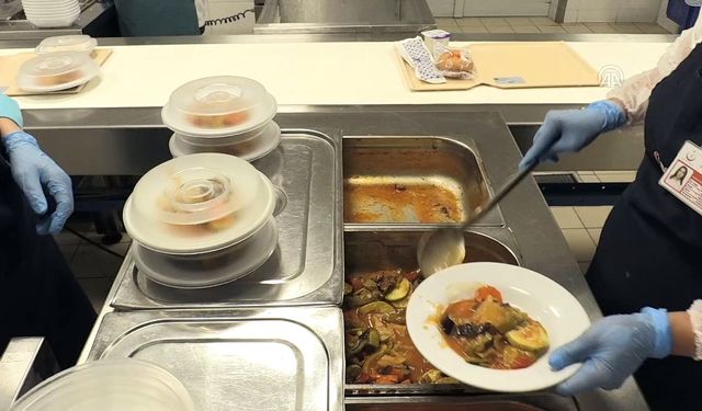 ADİLCEVAZ'DA TEMEL EĞİTİM TAŞIMALI YEMEK HİZMET ALIMI