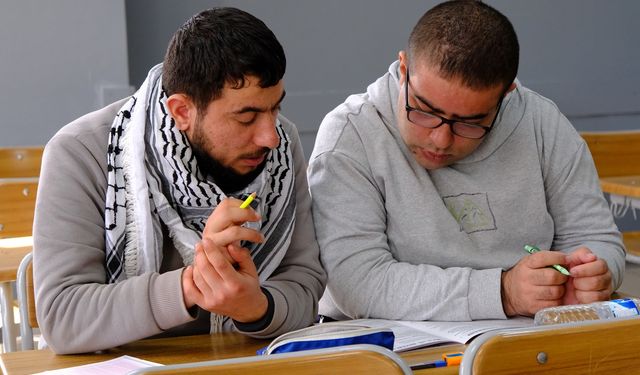 Van’da engelli gencin Siyer Yarışması’na katılması takdir topladı