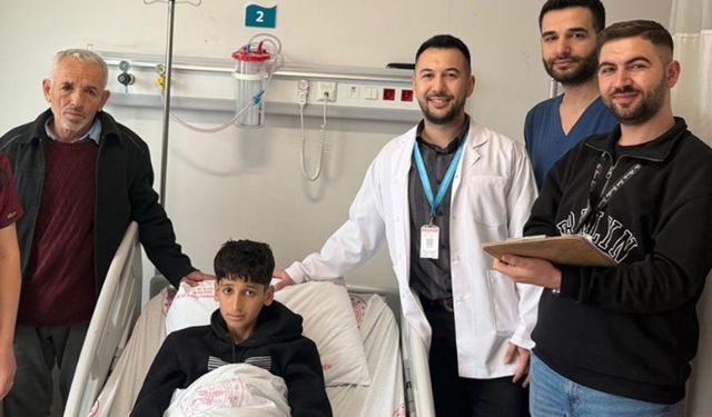 Mardin’de 12 yaşındaki çocuğa kapalı böbrek ameliyatı yapıldı