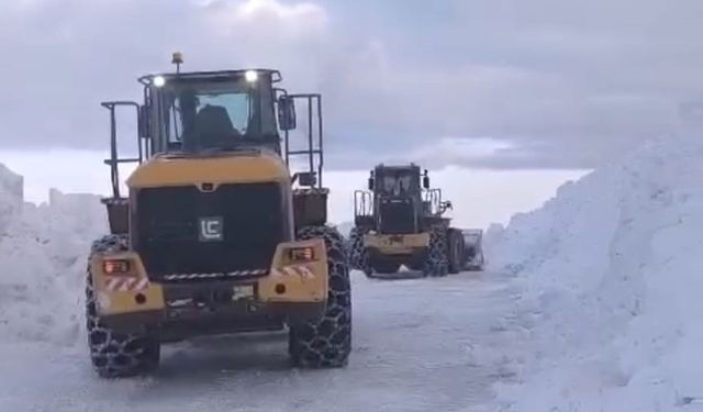 Bitlis’te Köy Yollarında Açma ve Genişletme Çalışmaları Sürüyor