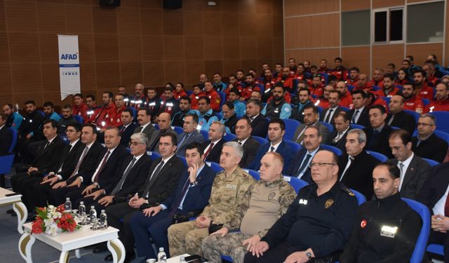 Bitlis’te 6 Şubat Depremi Anma Programı Düzenlendi