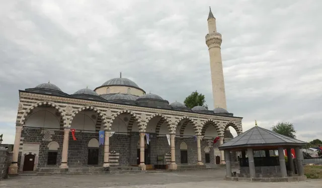 Kur’an tilaveti gerekçe gösterildi: Diyarbakır’da imam ve müezzine sürgün tepkisi