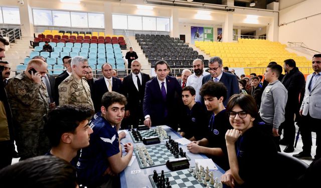 Bitlis'te Okul Sporları İl Satranç Turnuvası Başladı