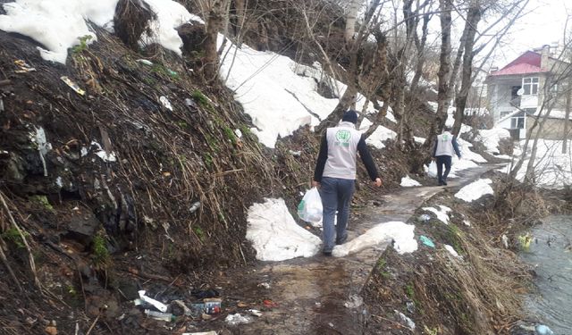 Umut Kervanı’ndan Bitlis’te İhtiyaç Sahiplerine Ramazan Desteği