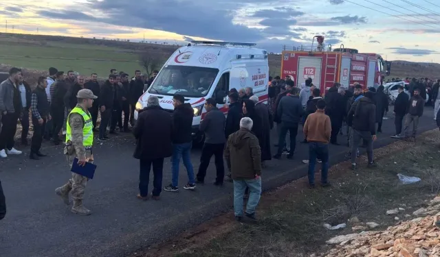 İki Araç Kafa Kafaya Çarpıştı: 4 Kişi Yaralandı