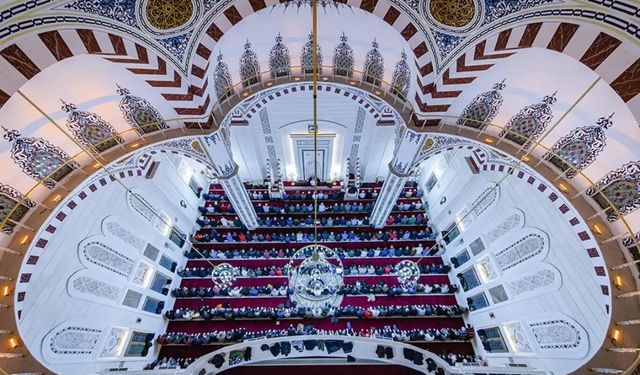 Cuma hutbesi: Zekât ve fıtır sadakası