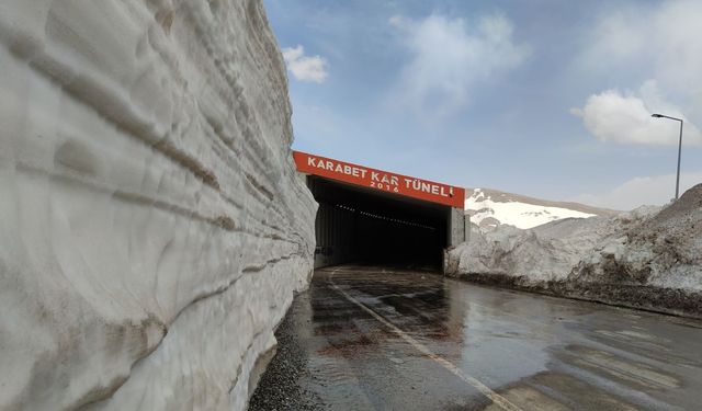 Van'da Kar Kalınlığı 3 Metreyi Aştı