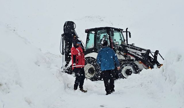 Süphan Dağı’nda Zirve Denemesine Kar ve Tipi Engeli