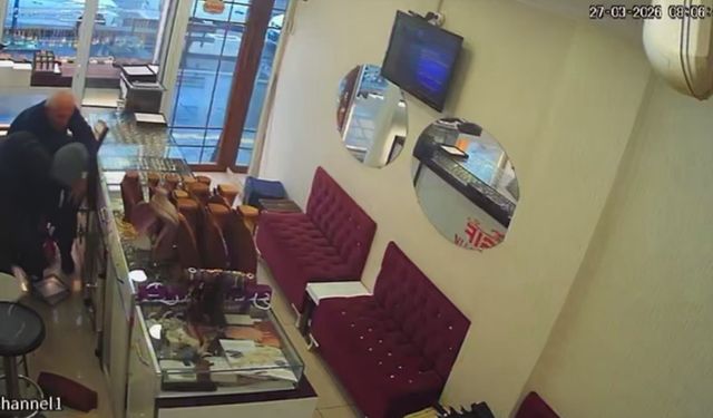 Diyarbakır'da kuyumcu soygununda yaklaşık 1,5 kilo altın çalıp kayıplara karıştılar