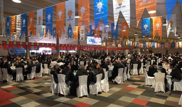 AK Parti Bitlis Teşkilatı İftar Sofrasında Buluştu