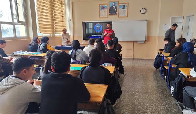 Bitlis’te Deneyap Teknoloji Atölyesi Tanıtımları Sürüyor