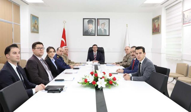 Bitlis’te güvenlik zirvesi: Tüm başlıklar masaya yatırıldı