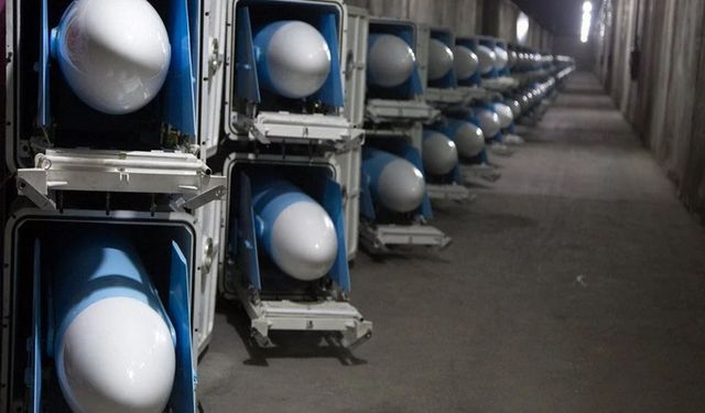 İran'ın "yeraltı füze metrosu" caydırıcı gücünü gösteriyor