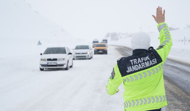 Komşu ilde "dur" ihtarına uymayan sürücüye 215 bin TL ceza
